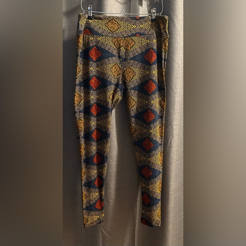 Multicolored LuLaRoe leggings. Super comfy!